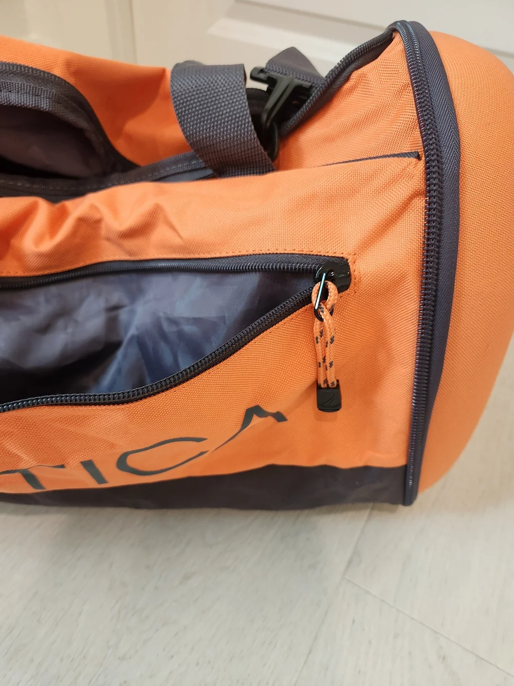 Nautica Duffle Bag Collapsable Orange Embossed Sail Logo Hard Clam Shell Case